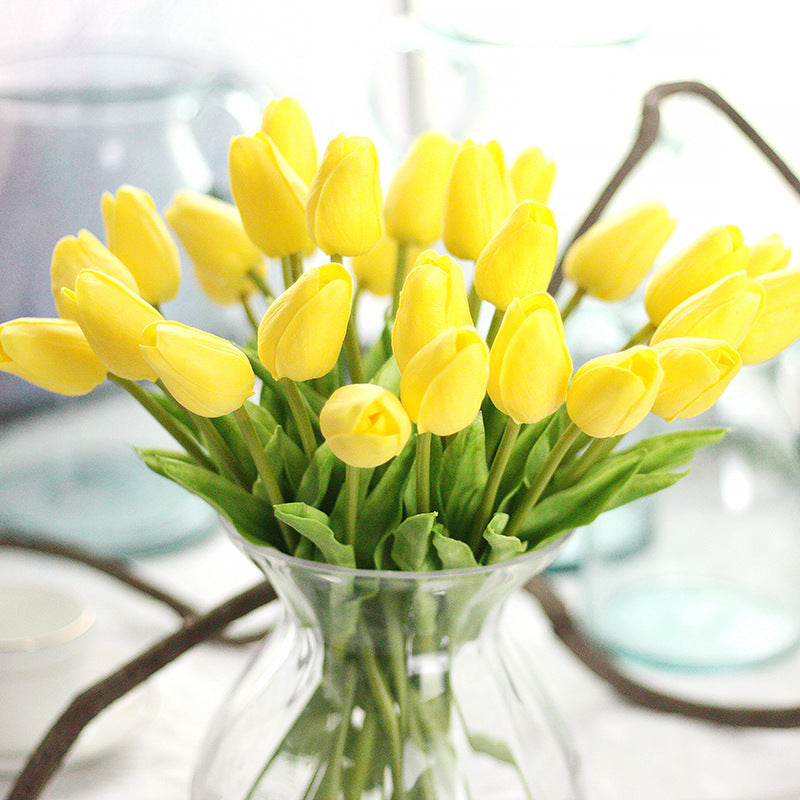 Table setting fake flowers