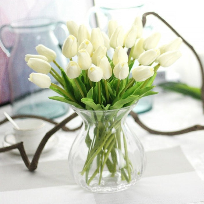 Table setting fake flowers